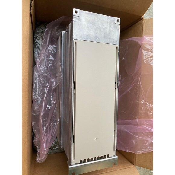 YASKAWA Z1000 Variable Frequency Drive 480v 3HP#CIMR-ZU2A0114FAA HVAC Fan Pump - Picture 4 of 10